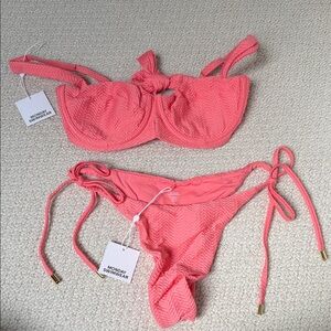 Monday Swimwear Coral Textured Bikini size large top and bottom